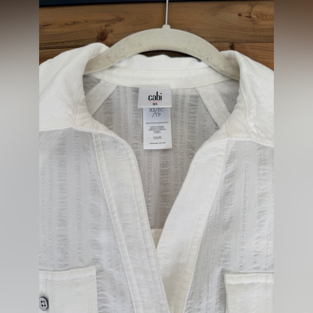CAbi White Short-Sleeve Button-Front Casual Shirt with Chest Pockets - Picture 2 of 5